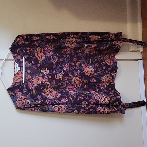 Beautiful blouse - Picture 2 of 8